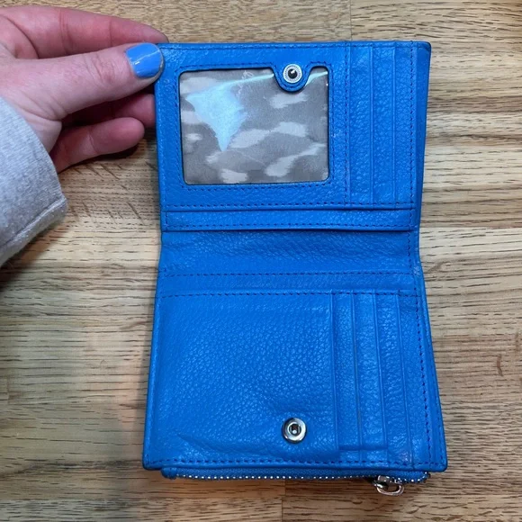 Aimee Kestenberg "Memphis Blue" & Silver Hamilton Bifold Quilted Wallet - Picture 2 of 4